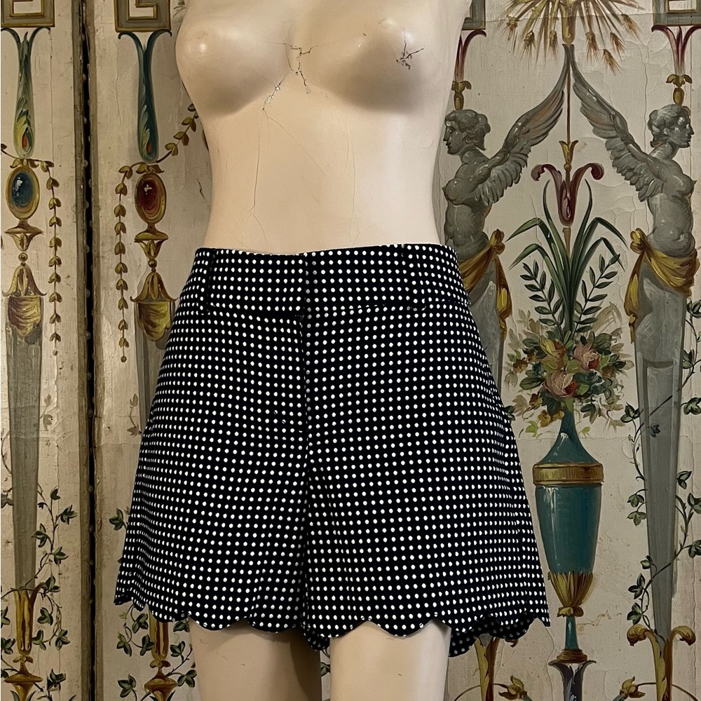 Anne Taylor Black and White Polka Dot shorts size 4